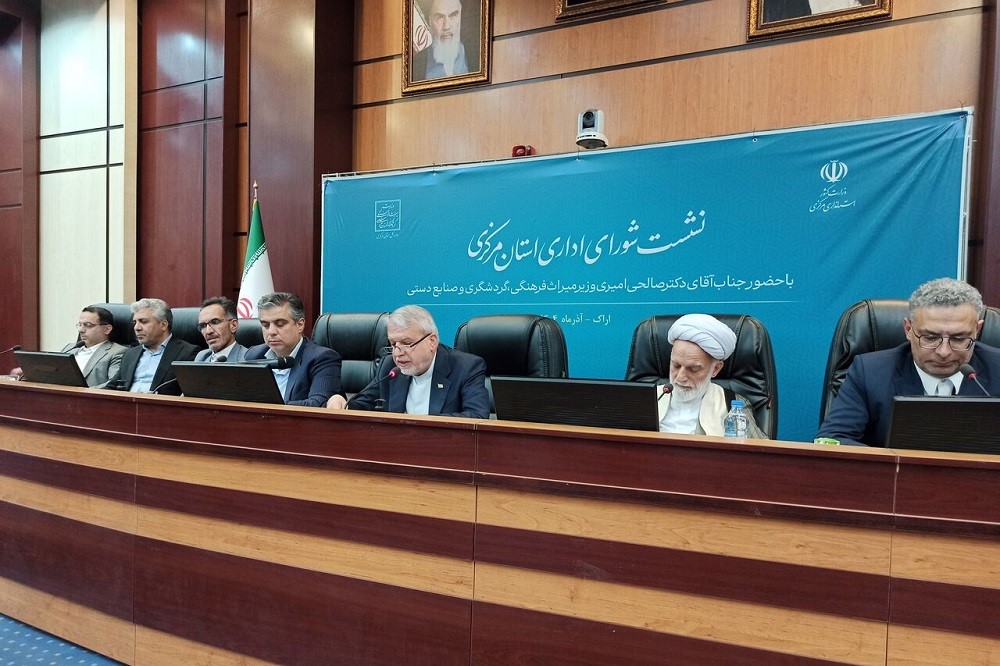 روی به دریا کرده‌ایم