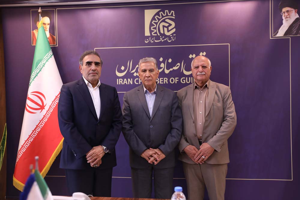 ستاد رفع موانع تولید را منحل نکنید