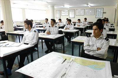 دانشجویان موسسه آموزشی کشتیرانی بورسیه کامل شدند